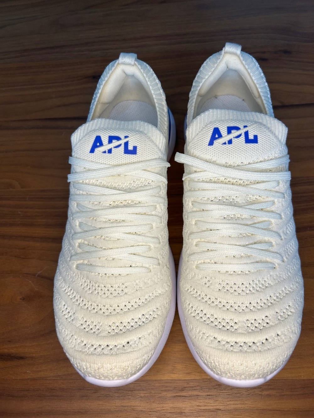 APL TechLoom Wave Knit Sneakers Ivory Blue Women’s Athletic Shoes: 8 1/2